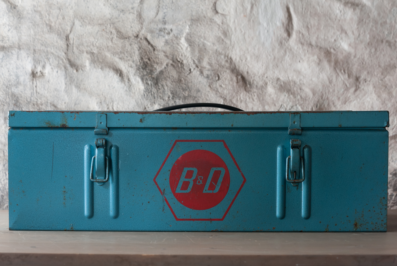 Voorvoegsel Ham Luipaard Oude blauw ijzeren gereedschapskist – Vintage & Curiosa Webshop