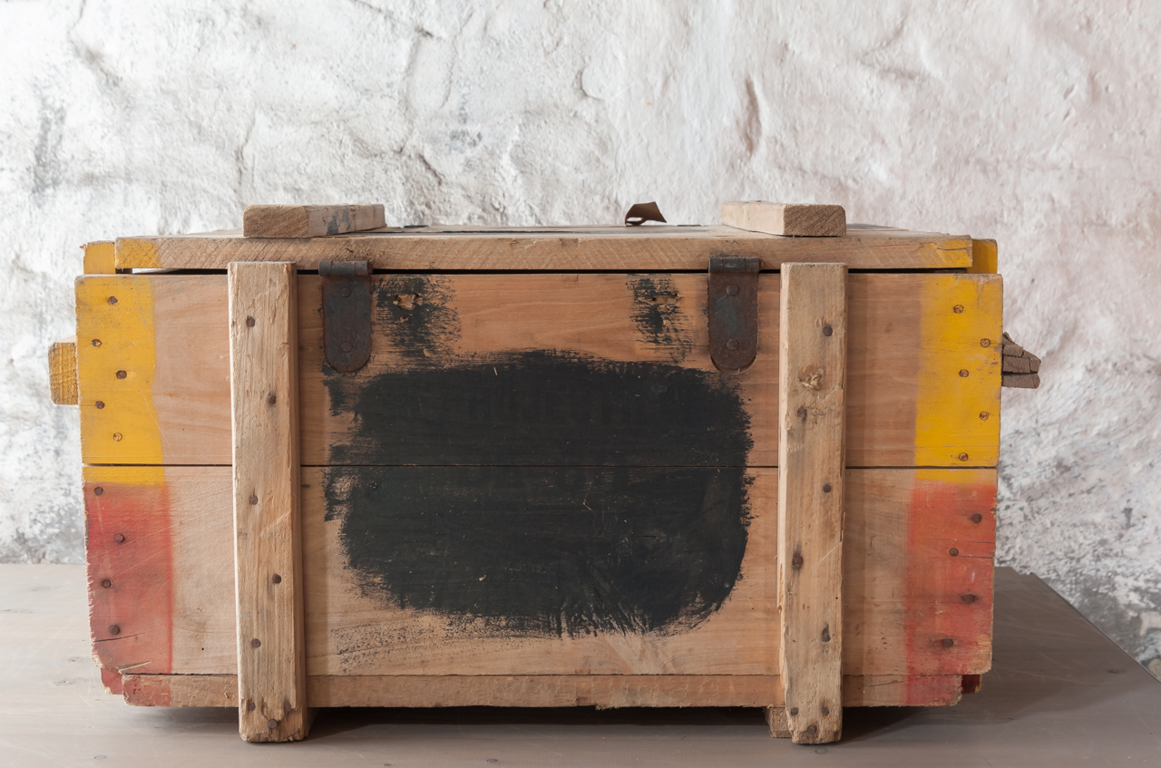 Nest belangrijk Kwelling Oud houten kist – Vintage & Curiosa Webshop